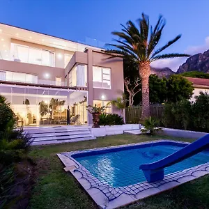 On 1st Crescent Villa Cape Town