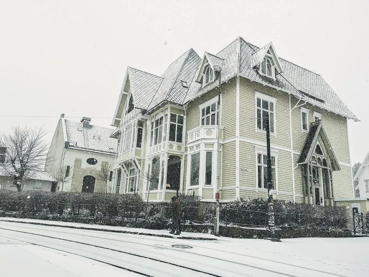 Villa Karine Bergen 0*,